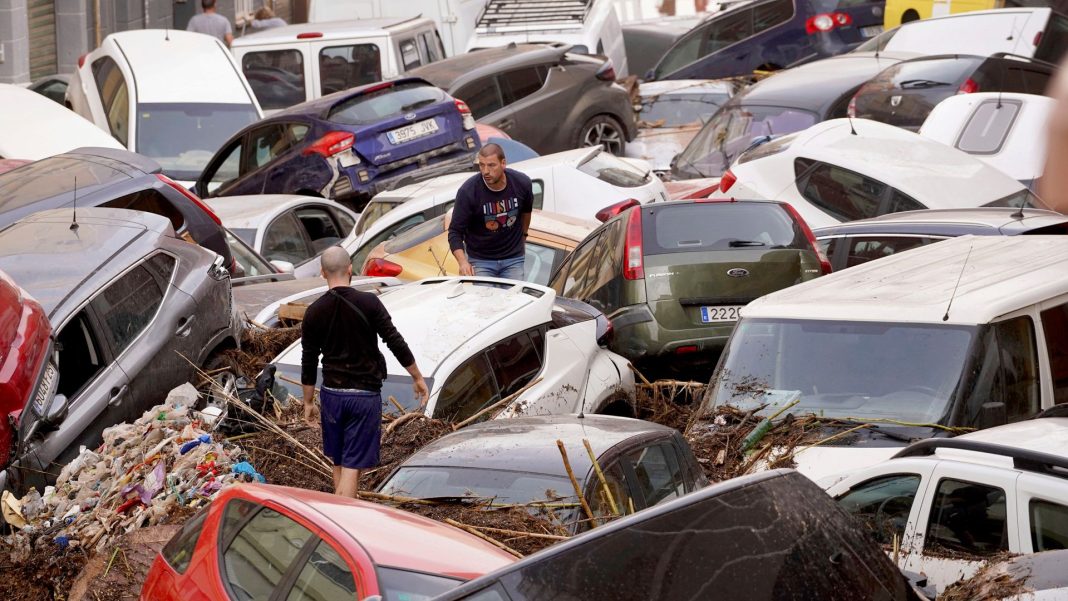 'Mayhem' as flash floods hit Spain - with children among dead